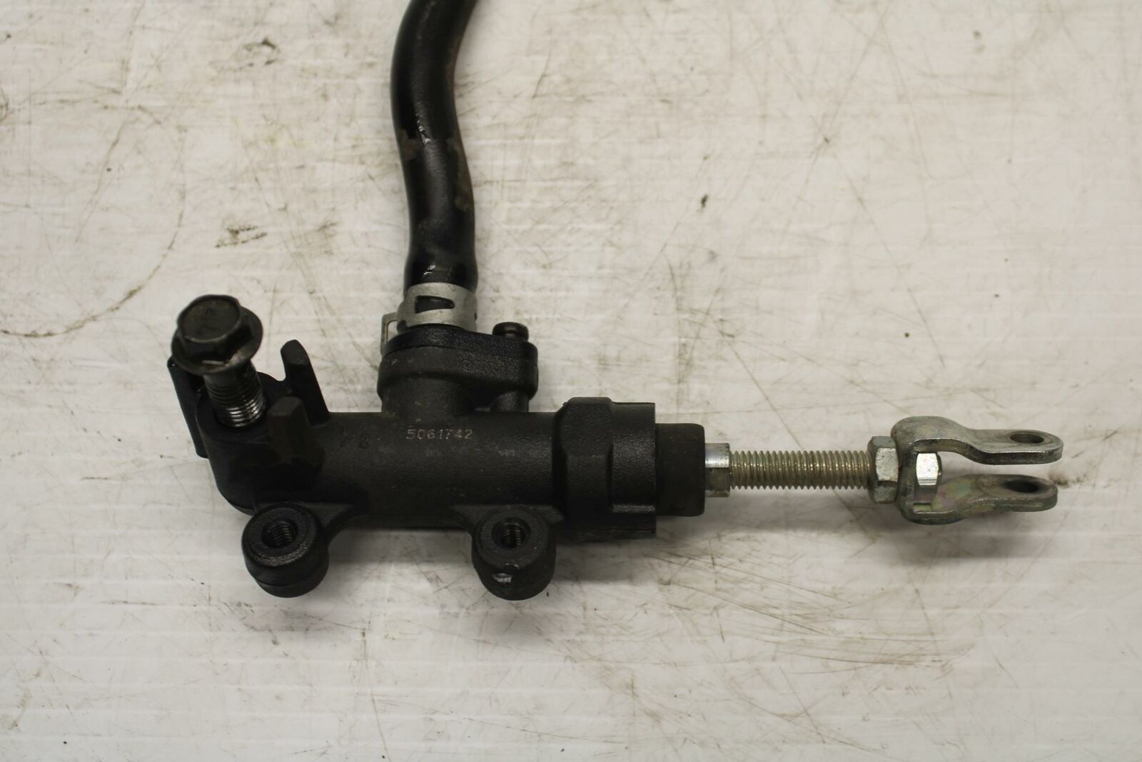 04-09 SUZUKI GS500F REAR  BRAKE MASTER CYLINDER W RESERVOIR 69600-01D00 BB261