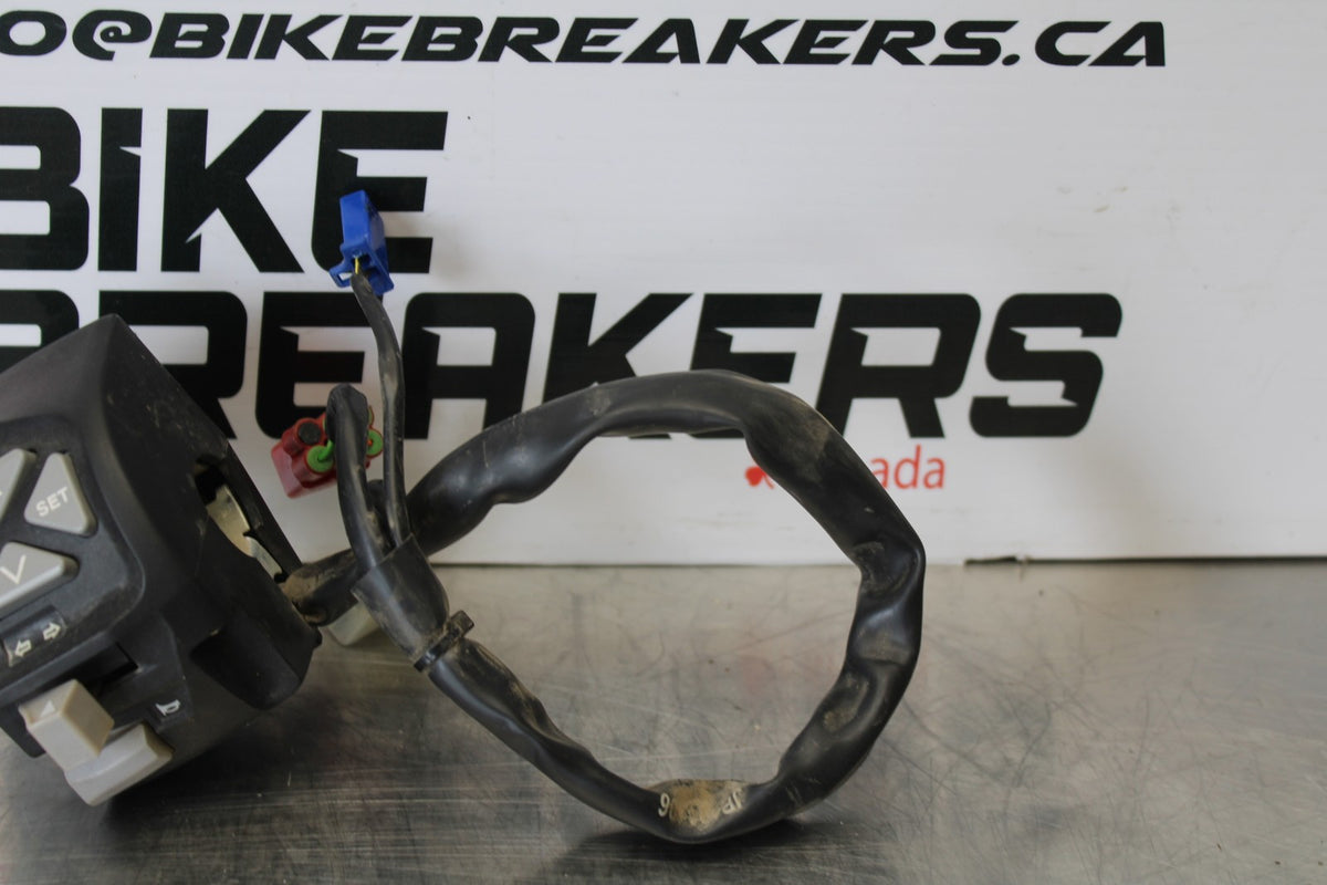 17-22 KTM 390 DUKE LEFT CLIP ON HANDLE HORN SIGNALS SWITCH SWITCHES BB180