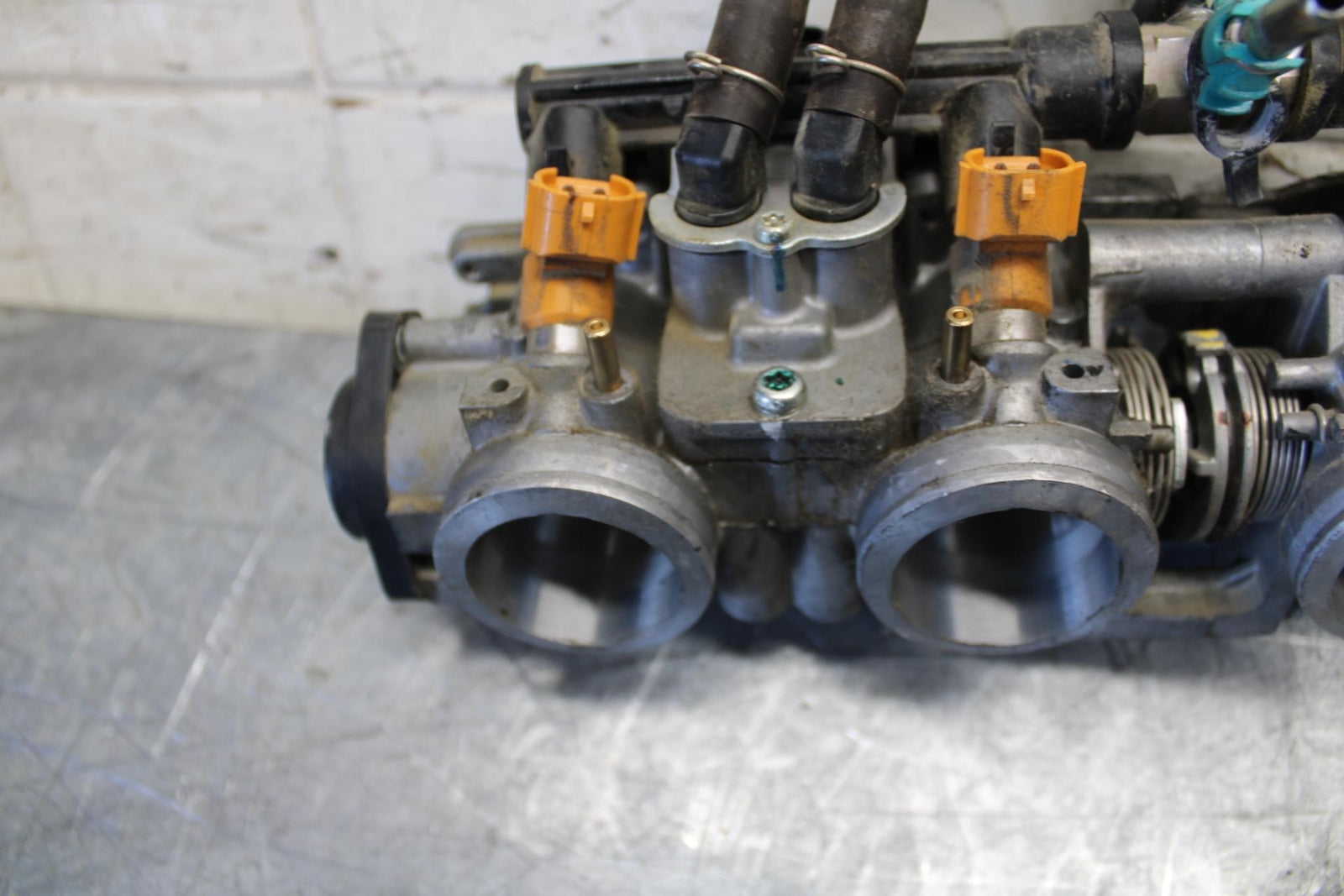 2009 Honda CBR600RR MAIN FUEL INJECTORS / THROTTLE BODIES 16401-MFJ-A01 BB536
