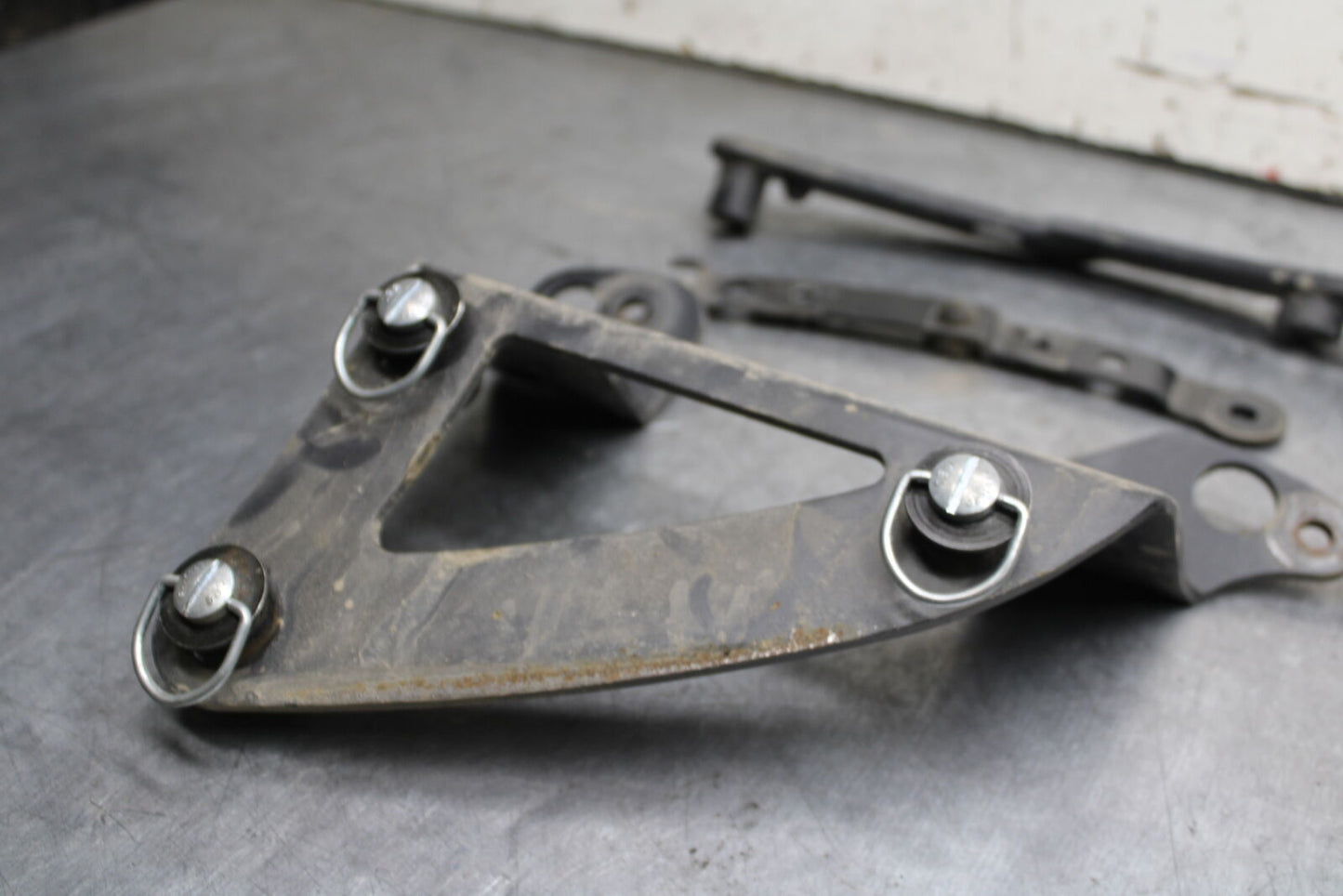 16-17 KAWASAKI VULCAN S 650 EN650 ABS SADDLEBAG MOUNTING BRACKET MOUNT  BB731