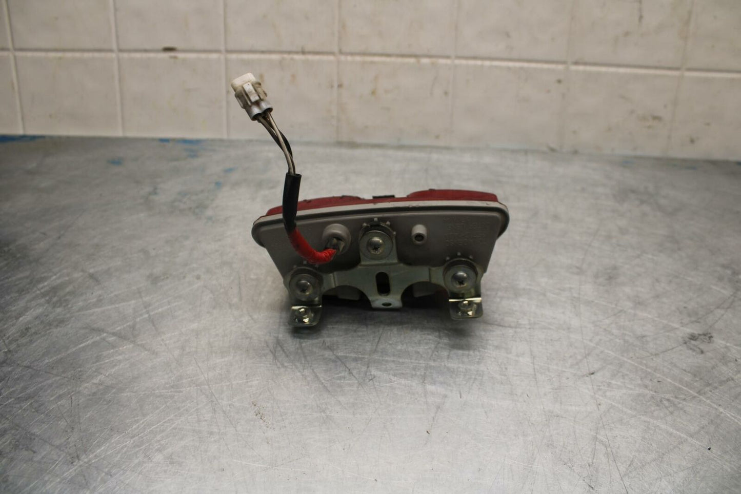 11-22 SUZUKI GSXR600 REAR TAIL TAILLIGHT BACK BRAKE LIGHT BB422