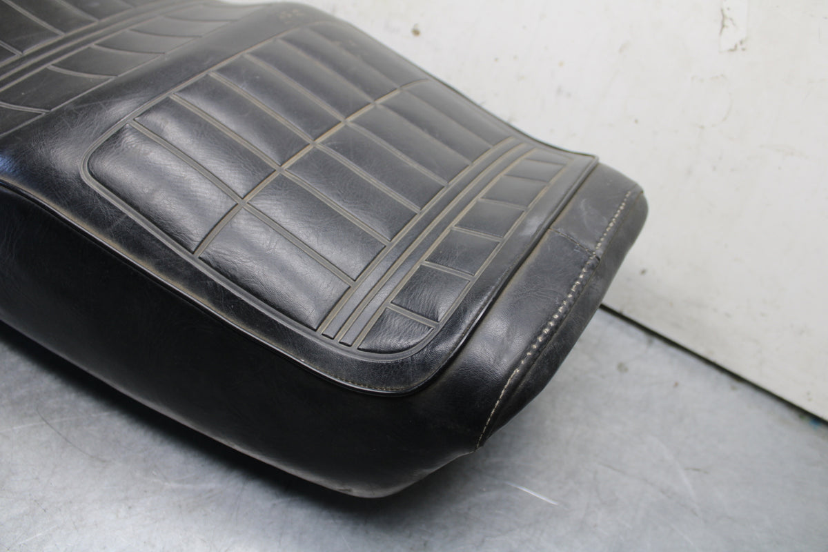 82-83 YAMAHA MAXIM 750 FRONT DRIVERS SEAT BB671