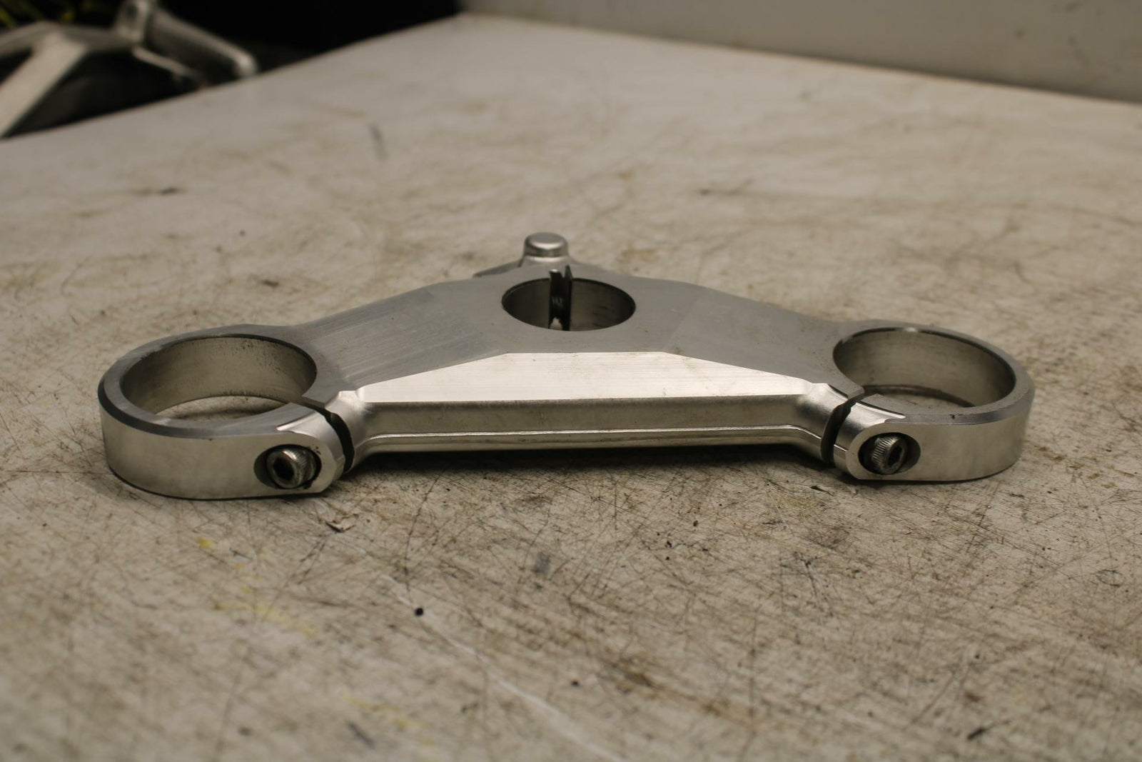 08-10 DUCATI 848 FORKS UPPER TRIPLE TREE CLAMP BB369