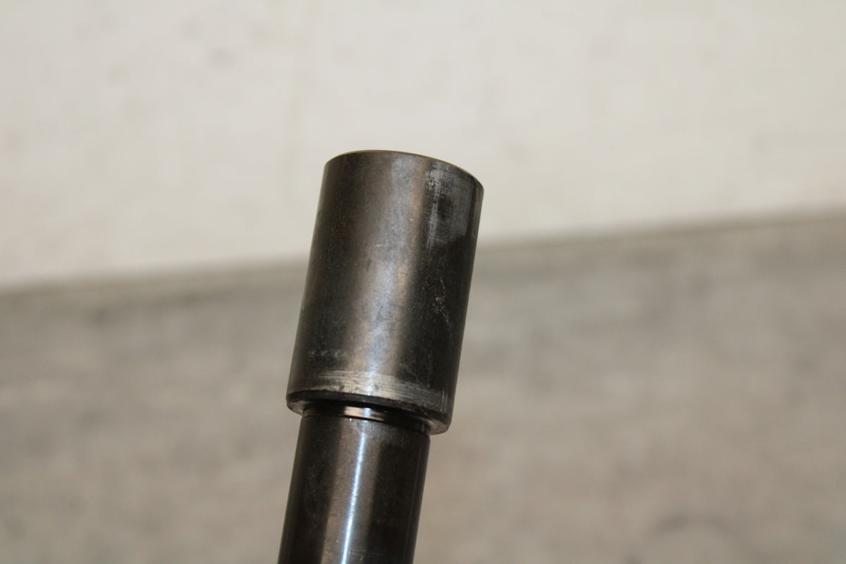 05 YAMAHA YZF R6  FRONT WHEEL RIM AXLE PIVOT BOLT BB132