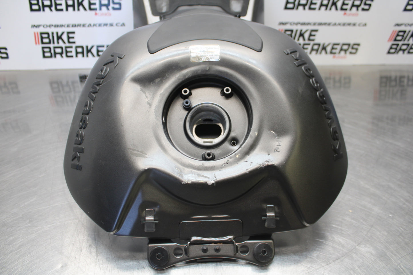 23-24 KAWASAKI NINJA ZX14R GAS TANK FUEL CELL PETROL RESERVOIR BB169