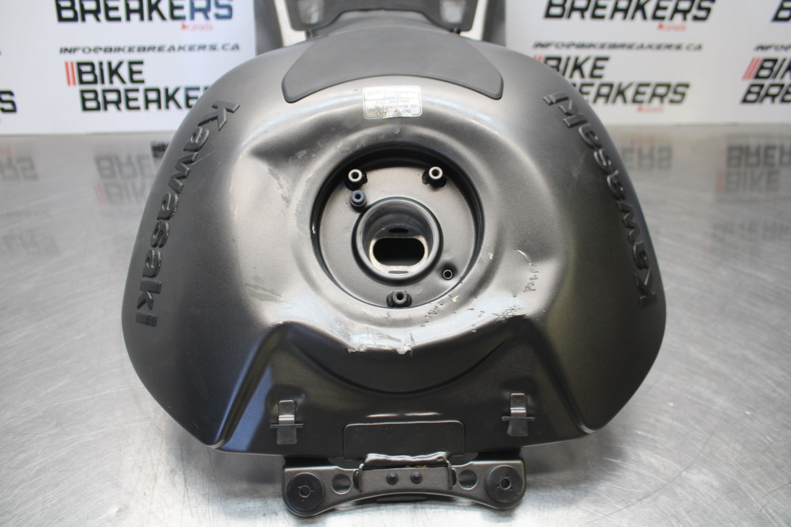 23-24 KAWASAKI NINJA ZX14R GAS TANK FUEL CELL PETROL RESERVOIR BB169