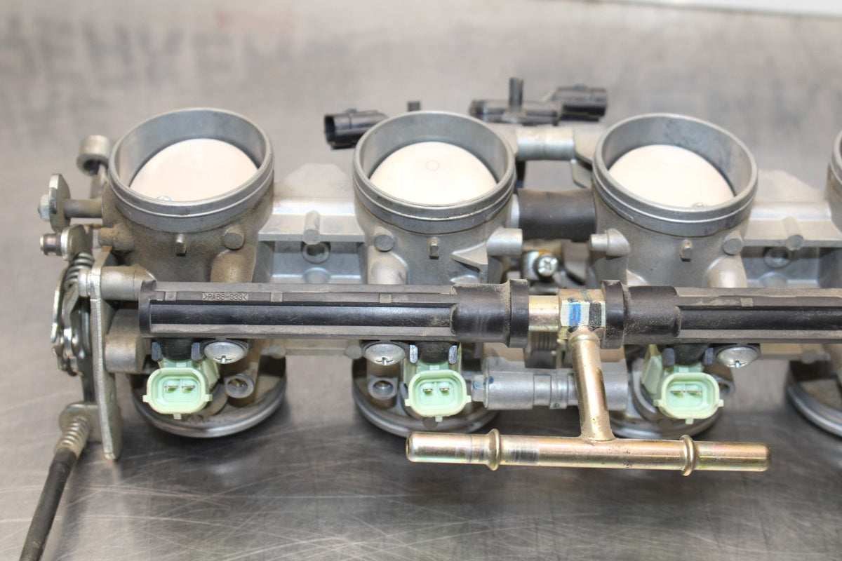 05-06 KAWASAKI NINJA ZX6R MAIN FUEL INJECTORS / THROTTLE BODIES BB877