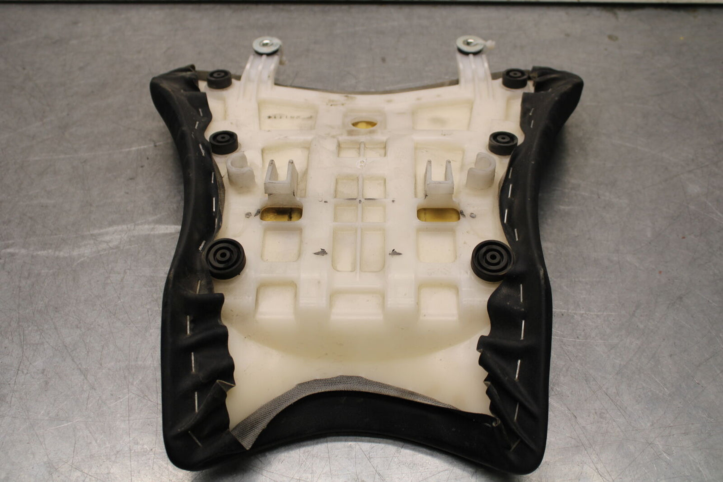 16 KAWASAKI NINJA ZX10R FRONT DRIVERS SEAT PAD SADDLE PILLION 53066-0521-MA  BB6