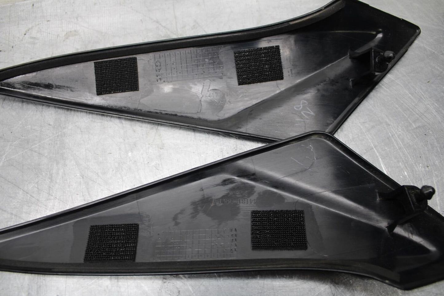 11-21 SUZUKI GSXR750 GAS FUEL TANK PANELS COVERS TRIM SET COWLS  BB492