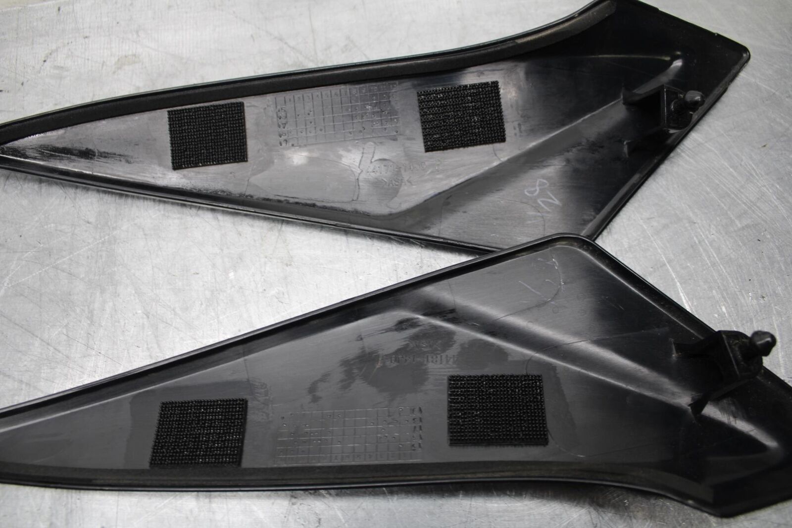 11-21 SUZUKI GSXR750 GAS FUEL TANK PANELS COVERS TRIM SET COWLS  BB492