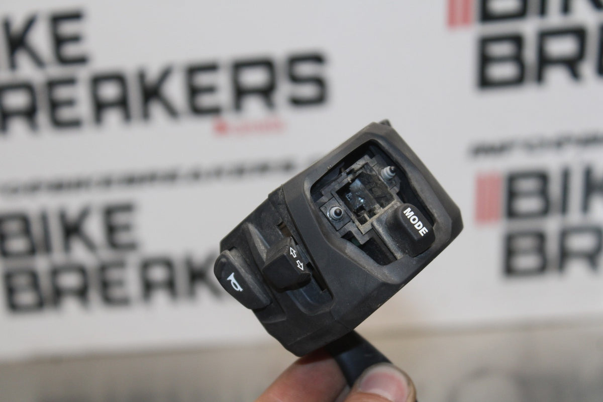 24-25 SUZUKI GSXR1000 LEFT CLIP ON HANDLE HORN SIGNALS SWITCH SWITCHES BB767