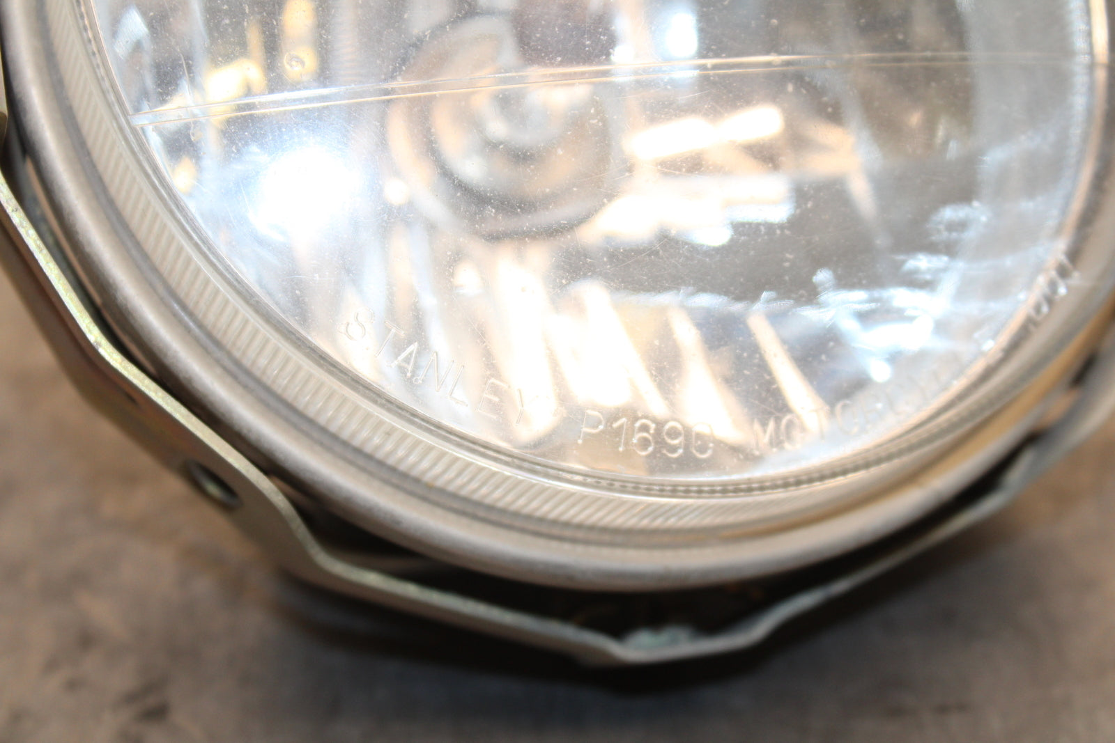02-04 HONDA VTX1800S SINGLE HEADLIGHT HEAD LAMP LIGHT BB712