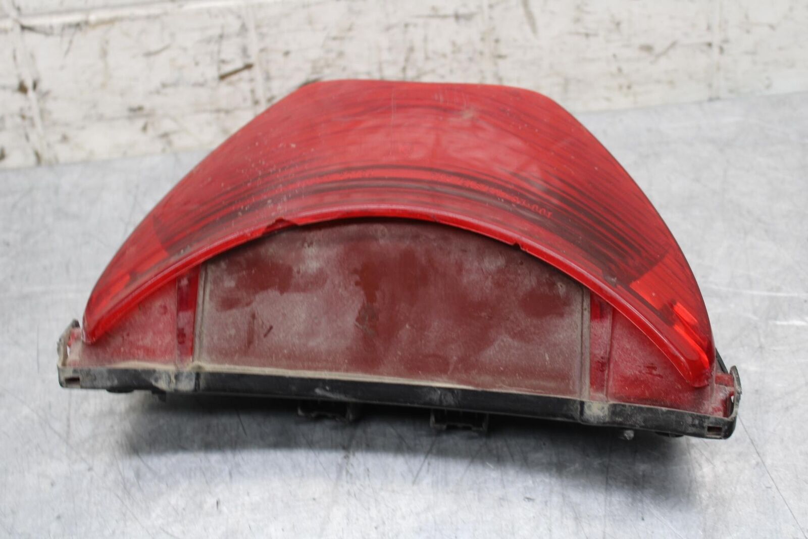 2006 Honda CBR600F4i REAR TAIL TAILLIGHT BACK BRAKE LIGHT BB567
