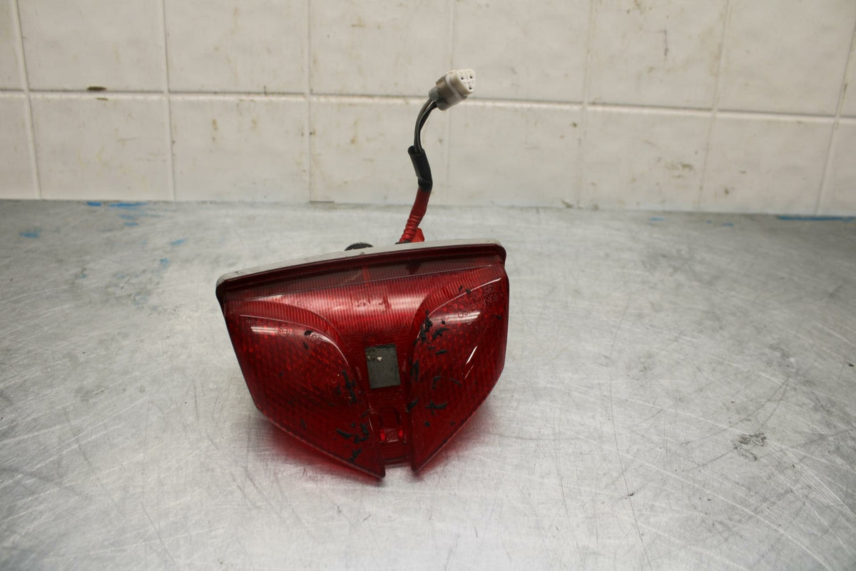 11-22 SUZUKI GSXR600 REAR TAIL TAILLIGHT BACK BRAKE LIGHT BB422