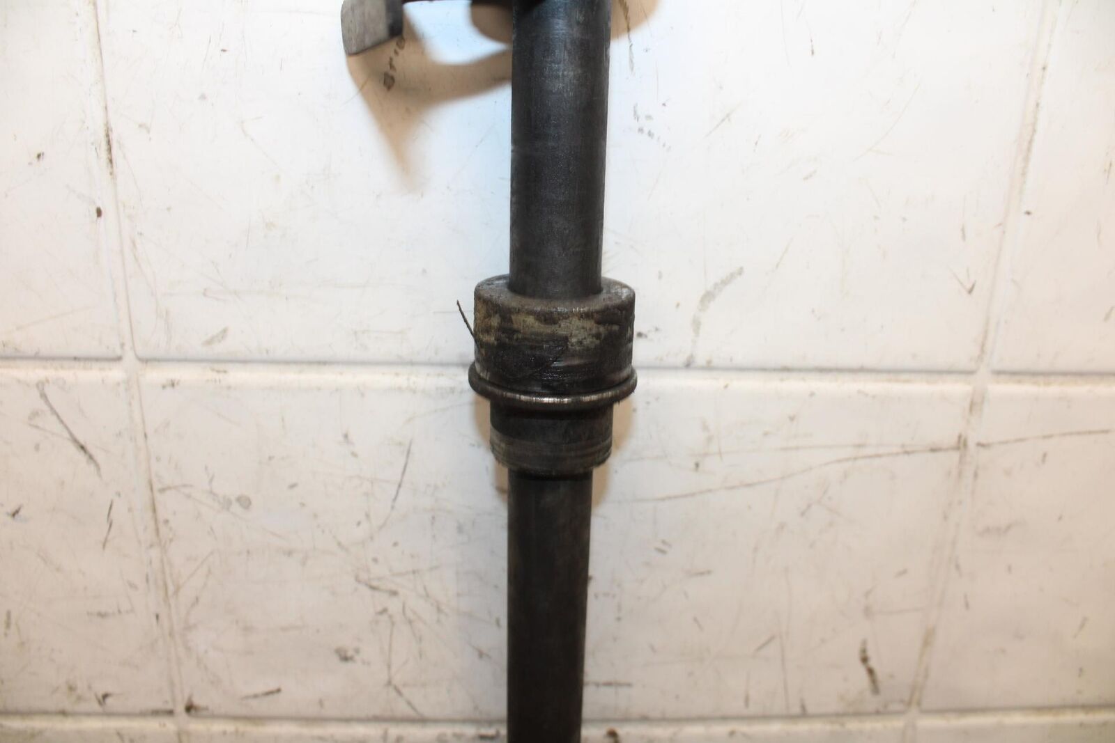 2006 Suzuki SV650S REAR AXLE BACK WHEEL RIM PIVOT BOLT AXEL BB65