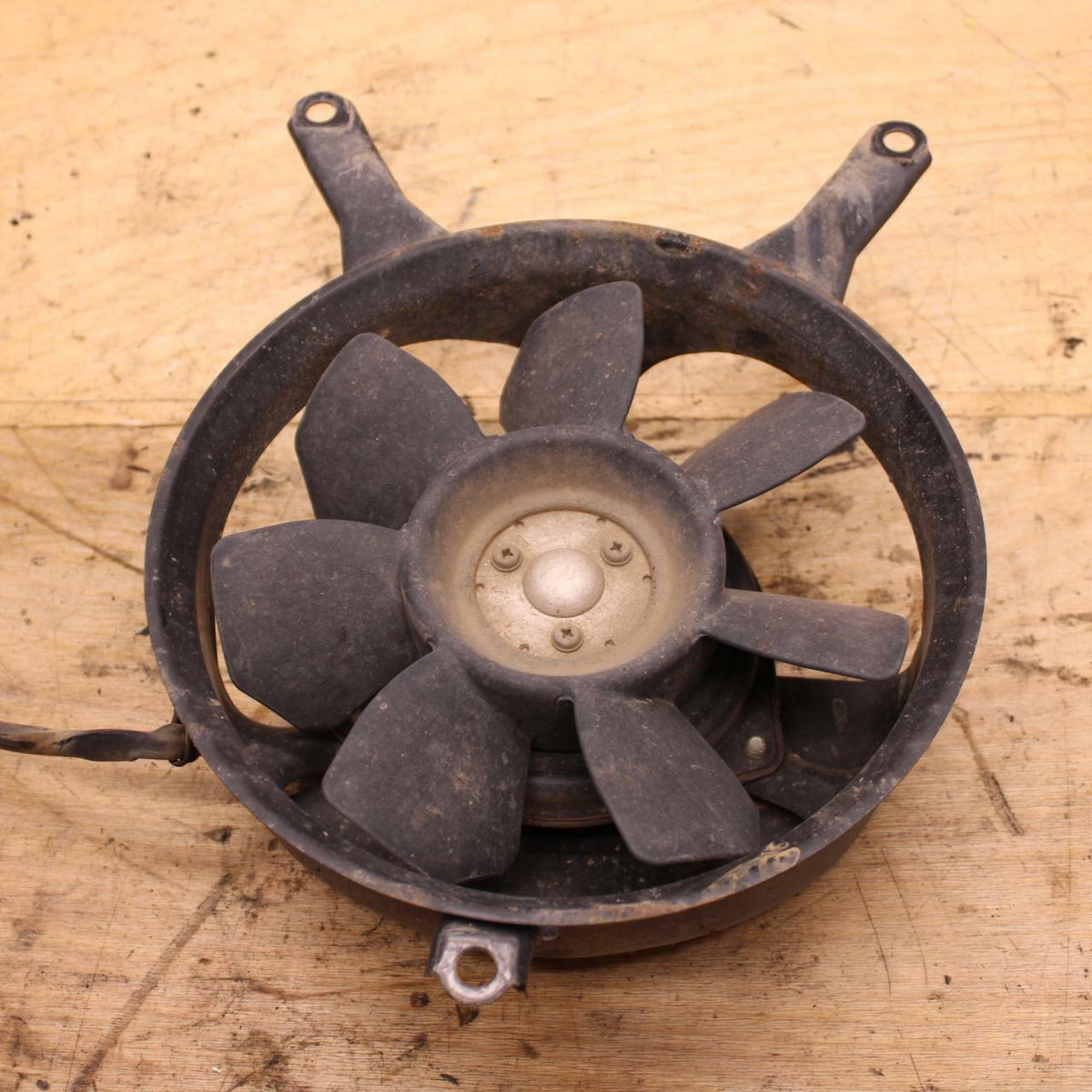 03-06 KAWASAKI Z1000 ENGINE RADIATOR COOLING FAN BB319