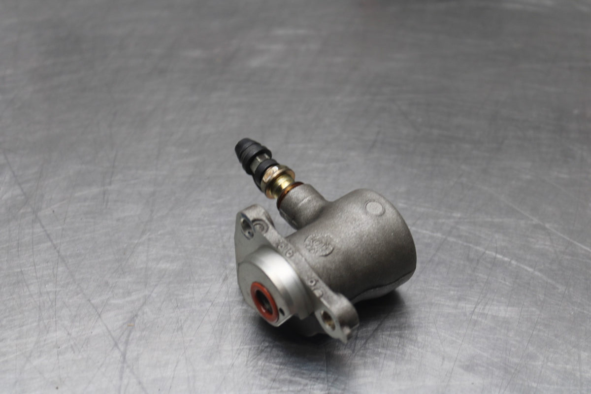 02 DUCATI MONSTER 620 CLUTCH SLAVE PISTON CYLINDER BB851