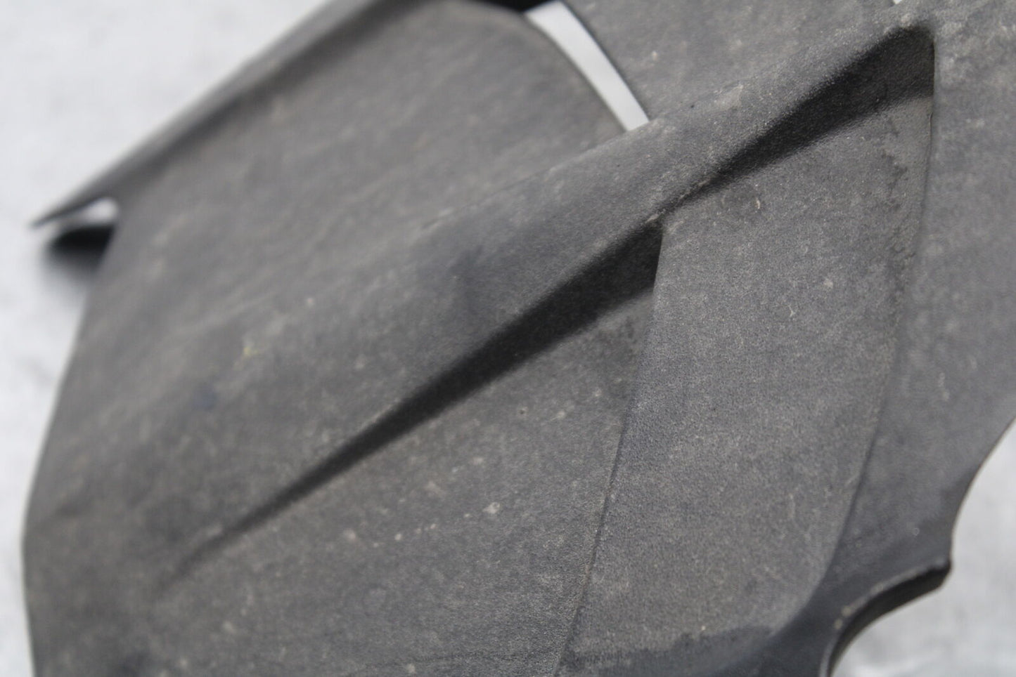 09-12 KAWASAKI NINJA ZX6R ZX600R REAR BACK WHEEL TIRE HUGGER 35023-0171 BB656