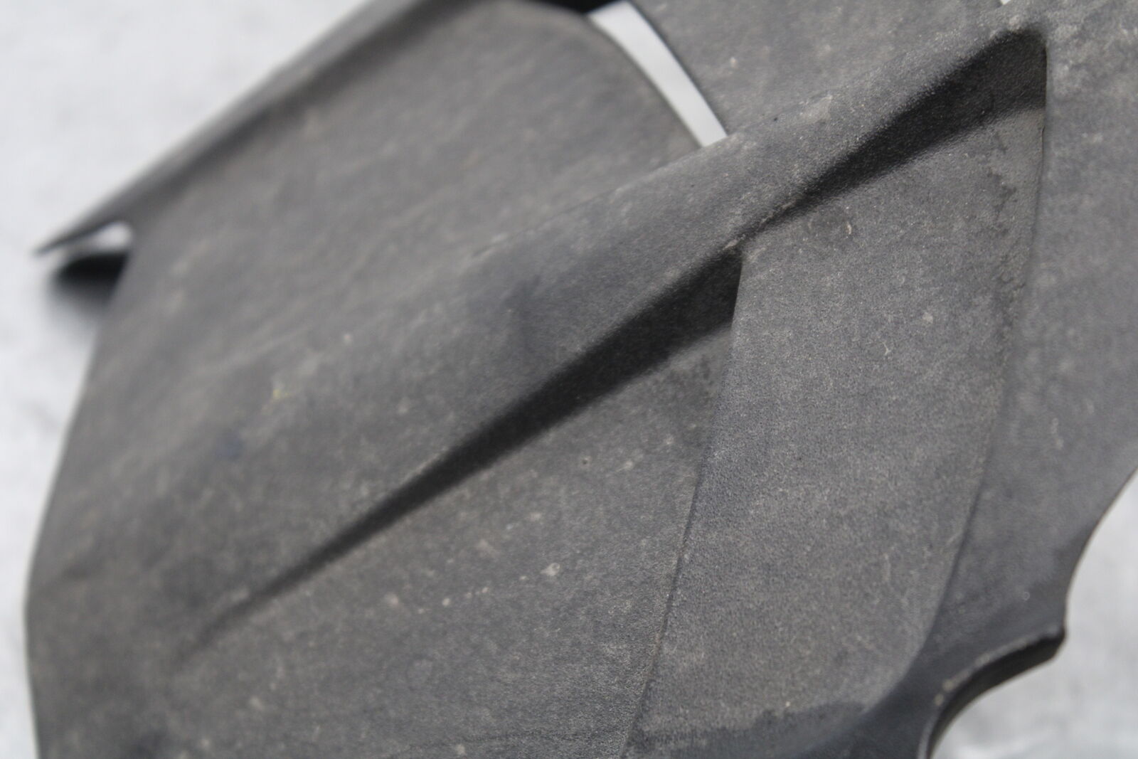 09-12 KAWASAKI NINJA ZX6R ZX600R REAR BACK WHEEL TIRE HUGGER 35023-0171 BB656