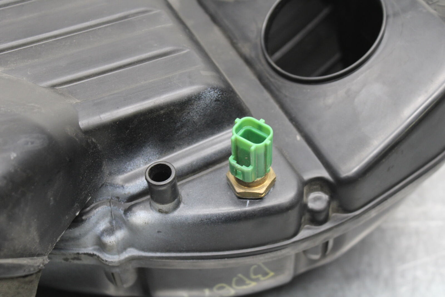 05-06 SUZUKI GSXR1000 AIRBOX AIR INTAKE FILTER BOX 13700-41G00 BB677