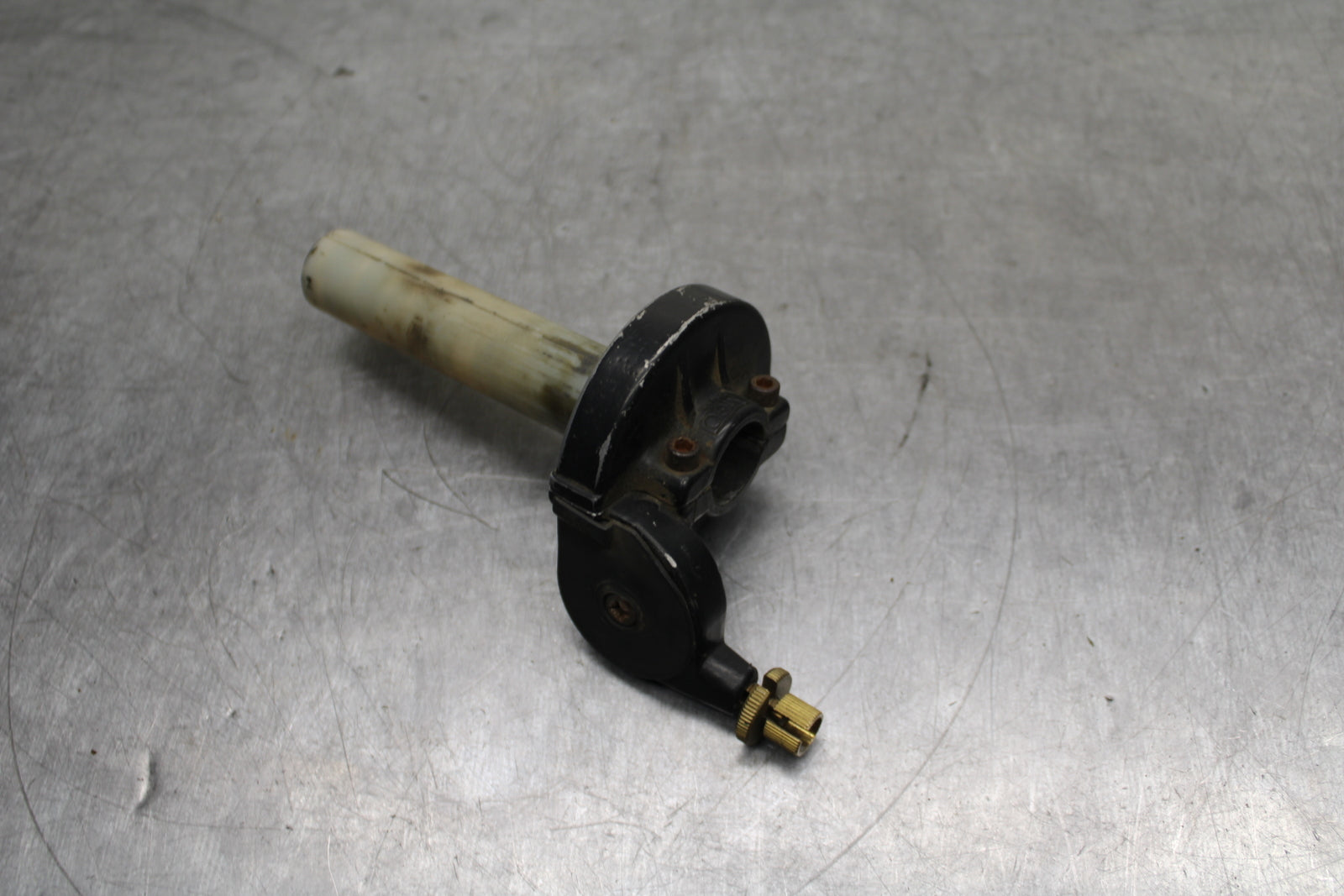 85-86 SUZUKI QUADRACER 250 THROTTLE CABLE LINE HOUSING GUIDE BB126