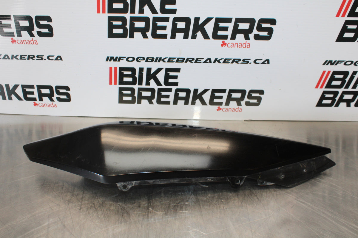 09-15 YAMAHA FZ6R LEFT REAR BACK TAIL FAIRING COWL SHROUD BB161