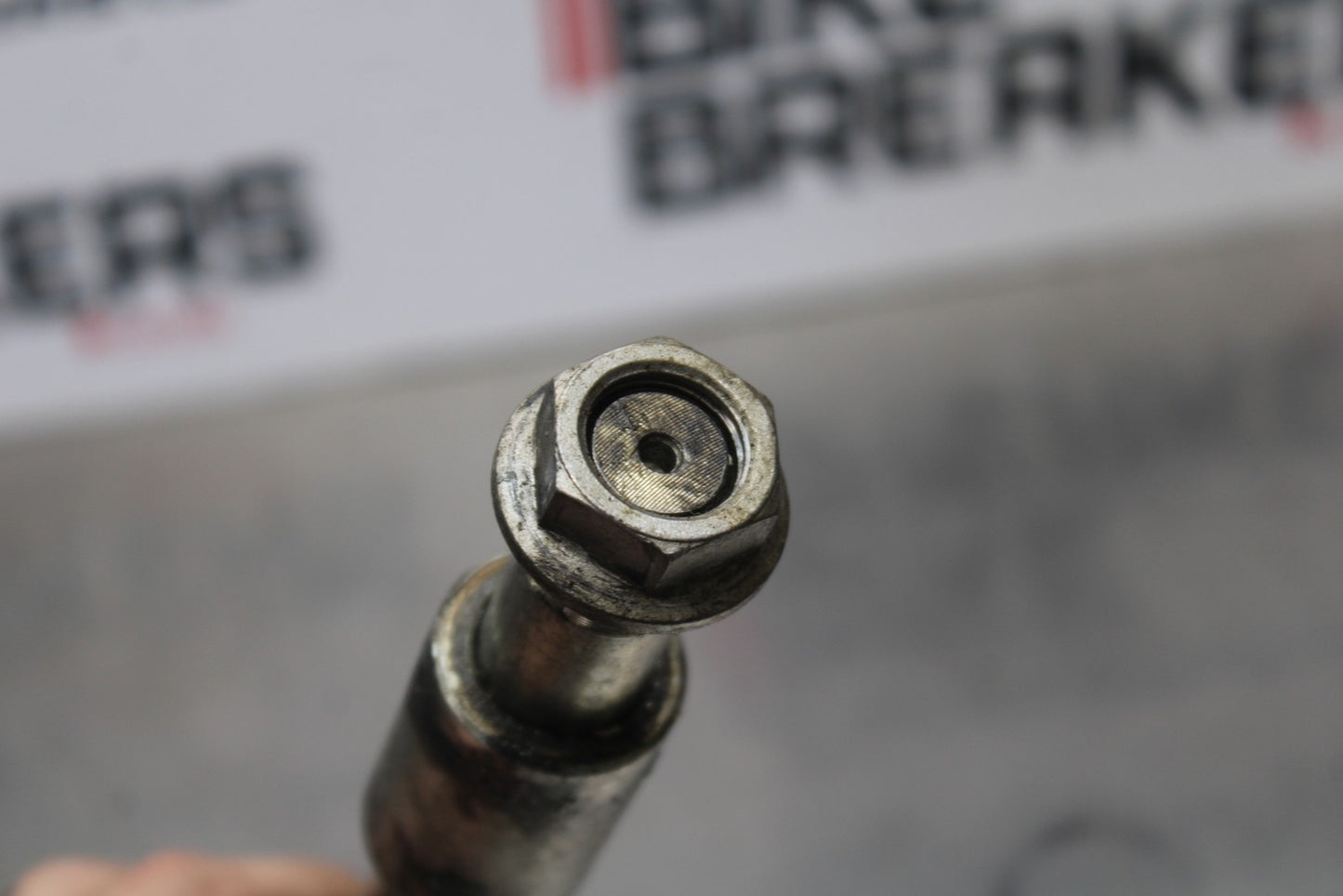 03-08 KAWASAKI VULCAN 1600 FRONT WHEEL RIM AXLE PIVOT BOLT BB196