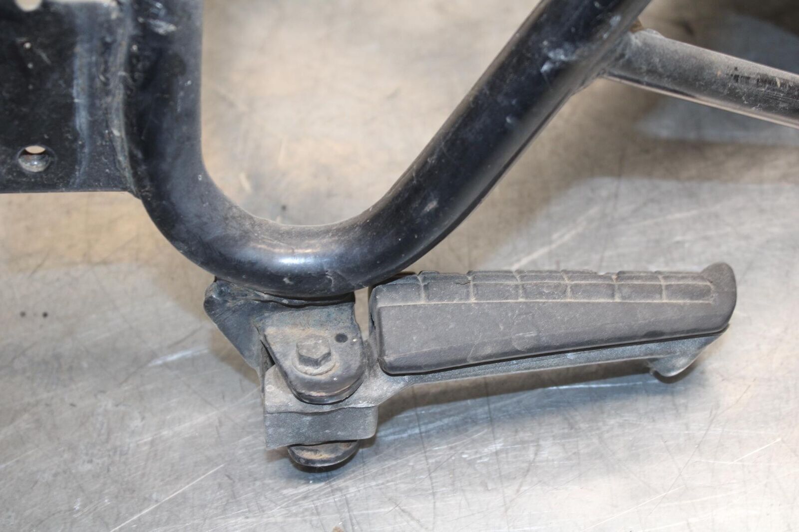 1988 Yamaha FZ600 REAR SUBFRAME BACK SUB FRAME BB601