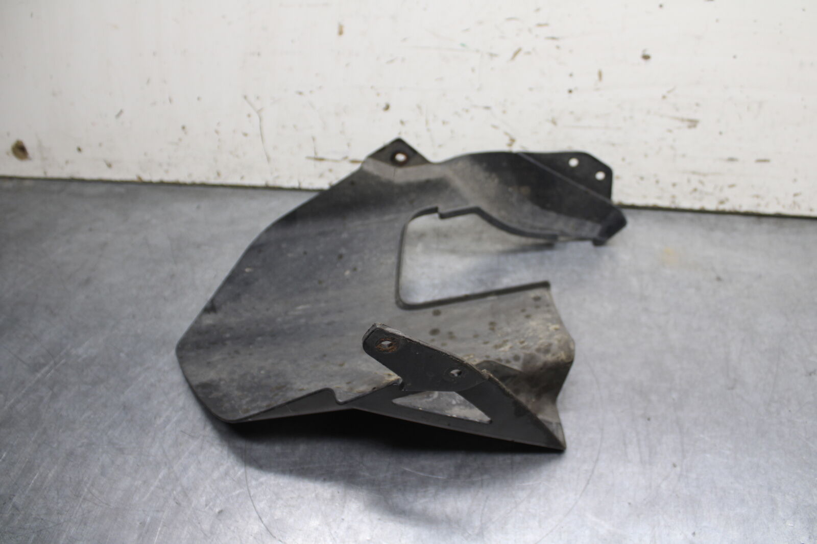 12-13 KAWASAKI Z1000 REAR BACK WHEEL TIRE HUGGER FENDER BB743