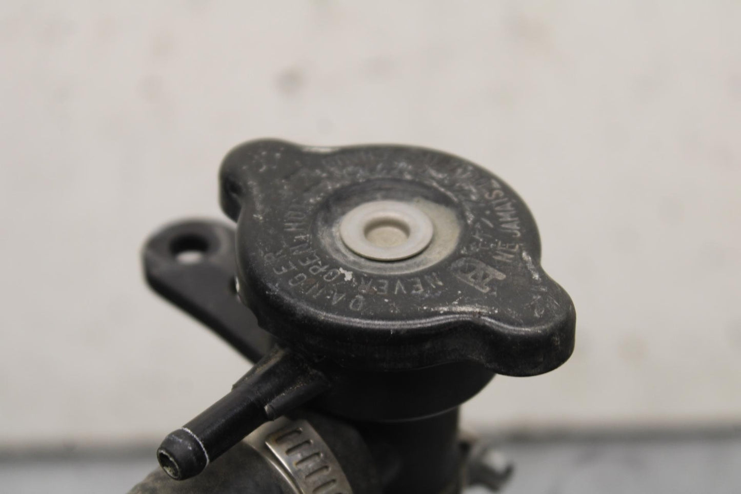 15-16 KAWASAKI EX300 THERMOSTAT ENGINE COOLANT WITH HOUSING BB635