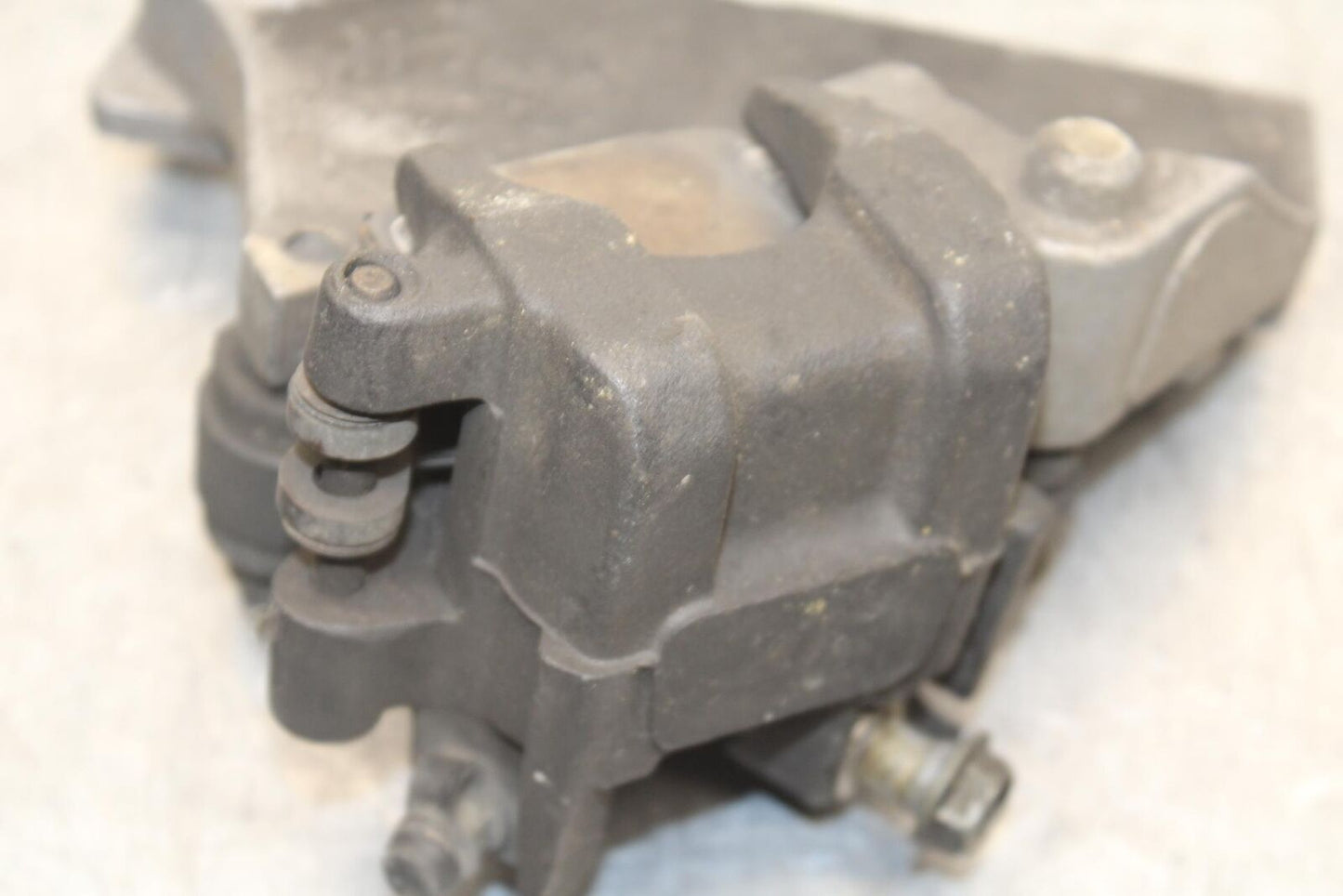 2003 Suzuki SV1000S REAR BACK BRAKE CALIPER W MOUNT BRACKET BB85