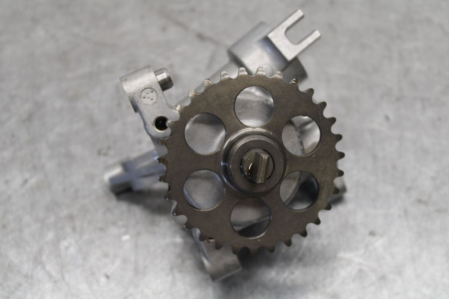 08-09 YAMAHA YZF R6S ENGINE MOTOR OIL PUMP  BB690