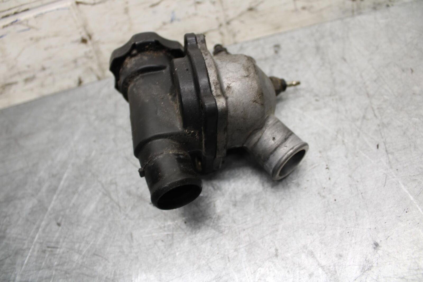 2001 Kawasaki Ninja ZX6 ZX600E THERMOSTAT W HOUSING ASSEMBLY BB547