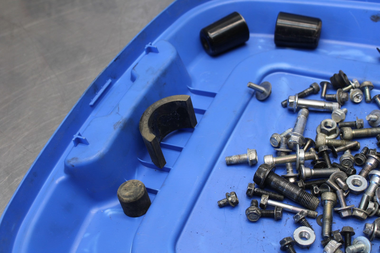 08-18 KAWASAKI KLR650 MOUNTING BOLTS HARDWARE MOTOR SCREWS BB183