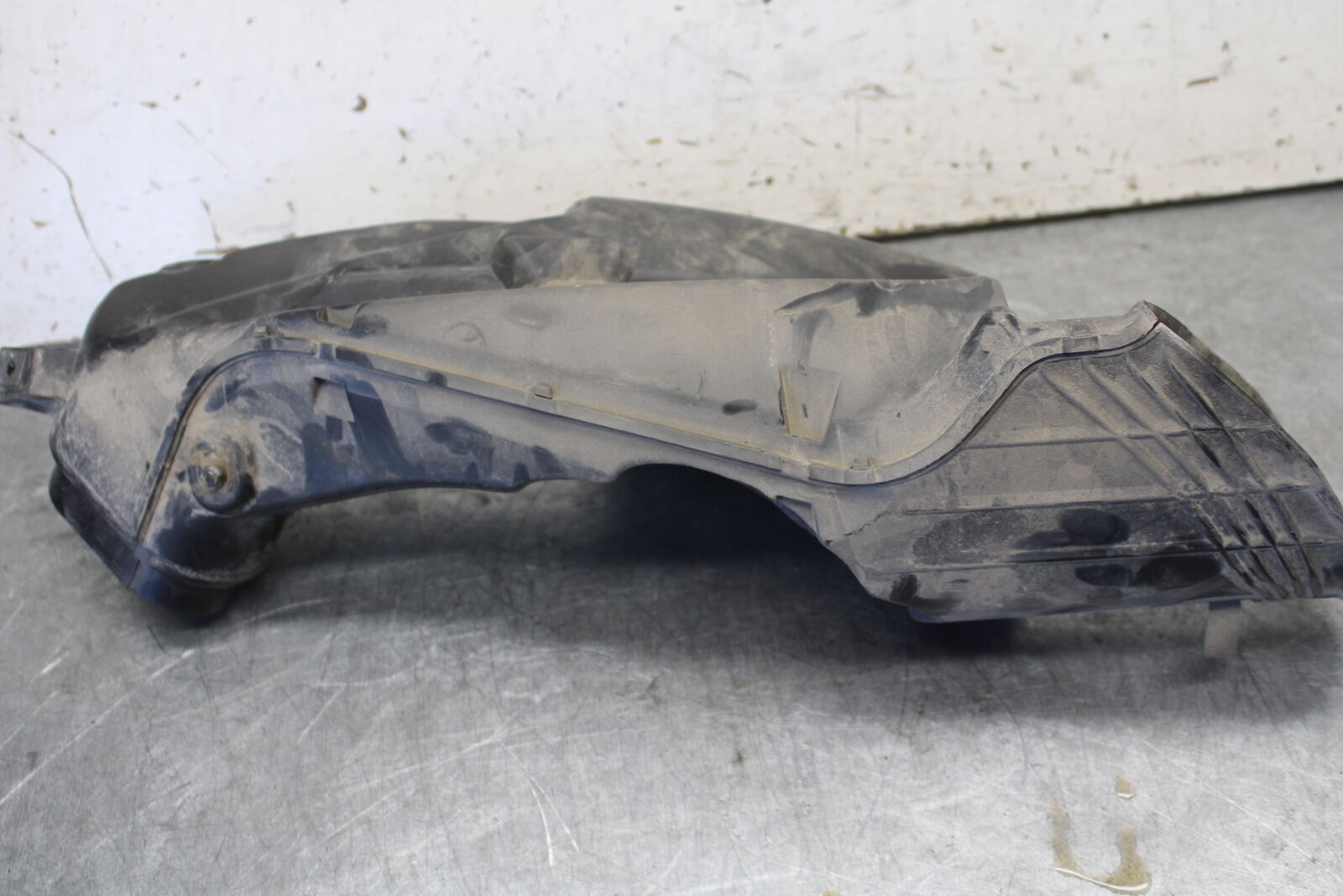 06-07 SUZUKI GSXR 600 LEFT RAM AIR INTAKE DUCT TUBE BB694