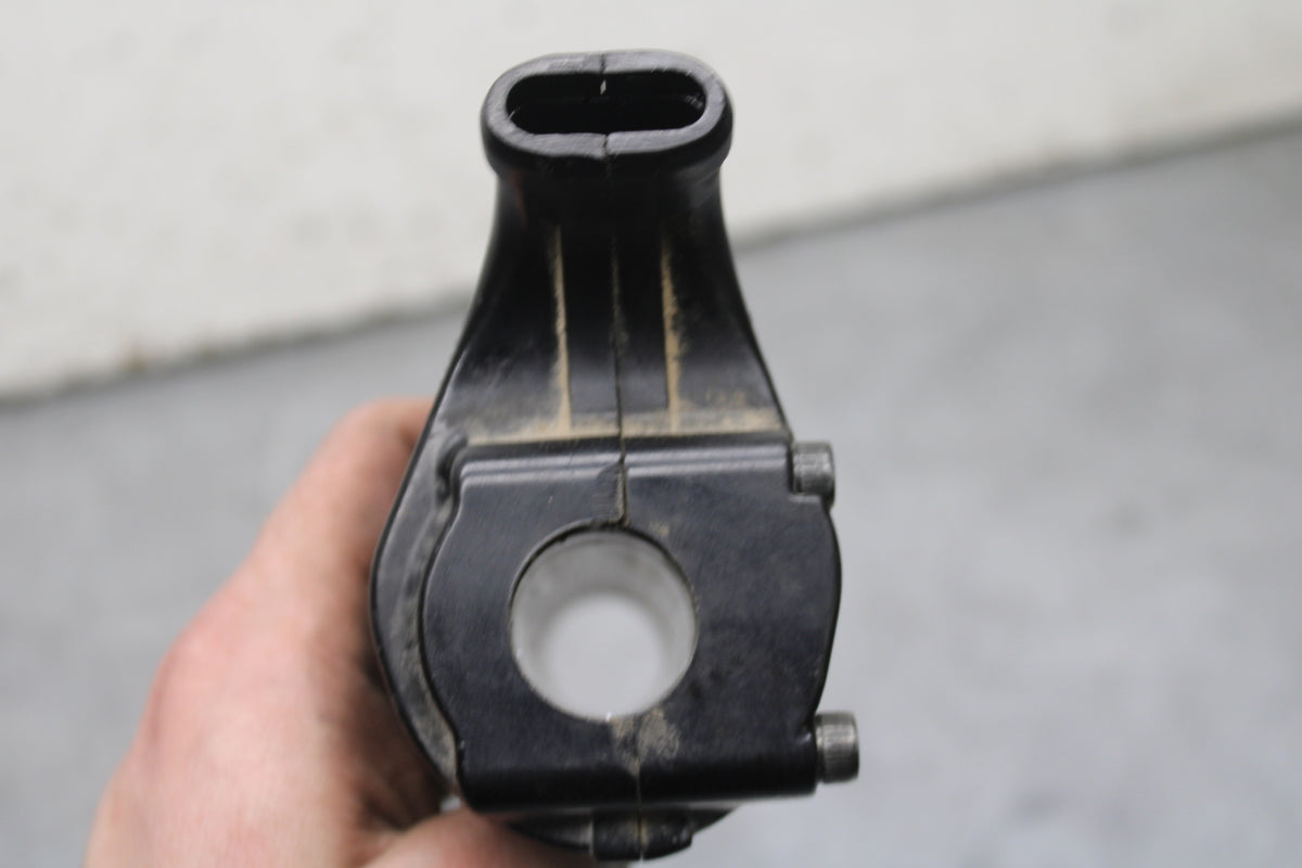 07-08 YAMAHA YZF R1 THROTTLE CABLE LINE HOUSING GUIDE BB724