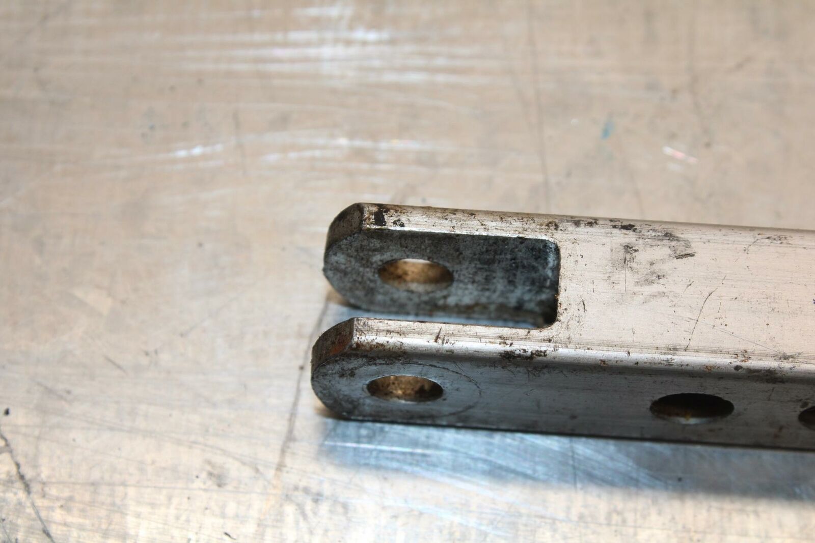 85 YAMAHA RZ500 REAR BACK BRAKE TORQUE ROD SHAFT BAR BB27 A