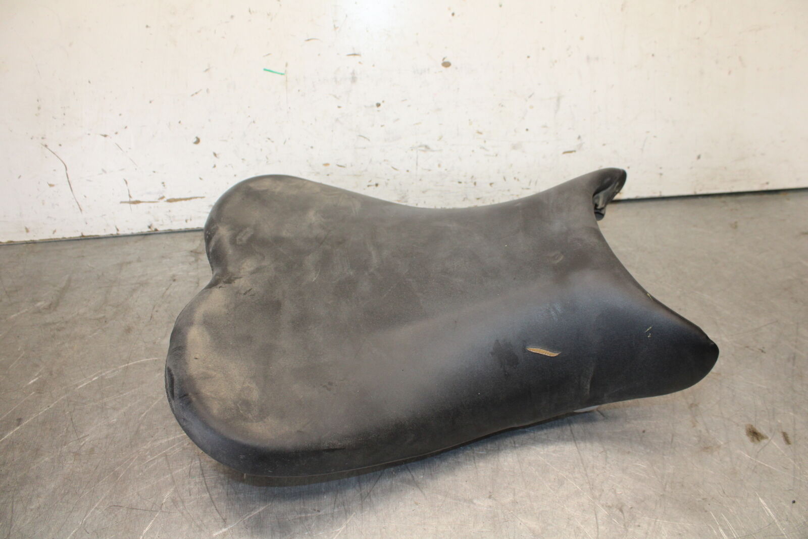 06-07 SUZUKI GSXR 600 FRONT DRIVERS SEAT PAD SADDLE PILLION  BB694