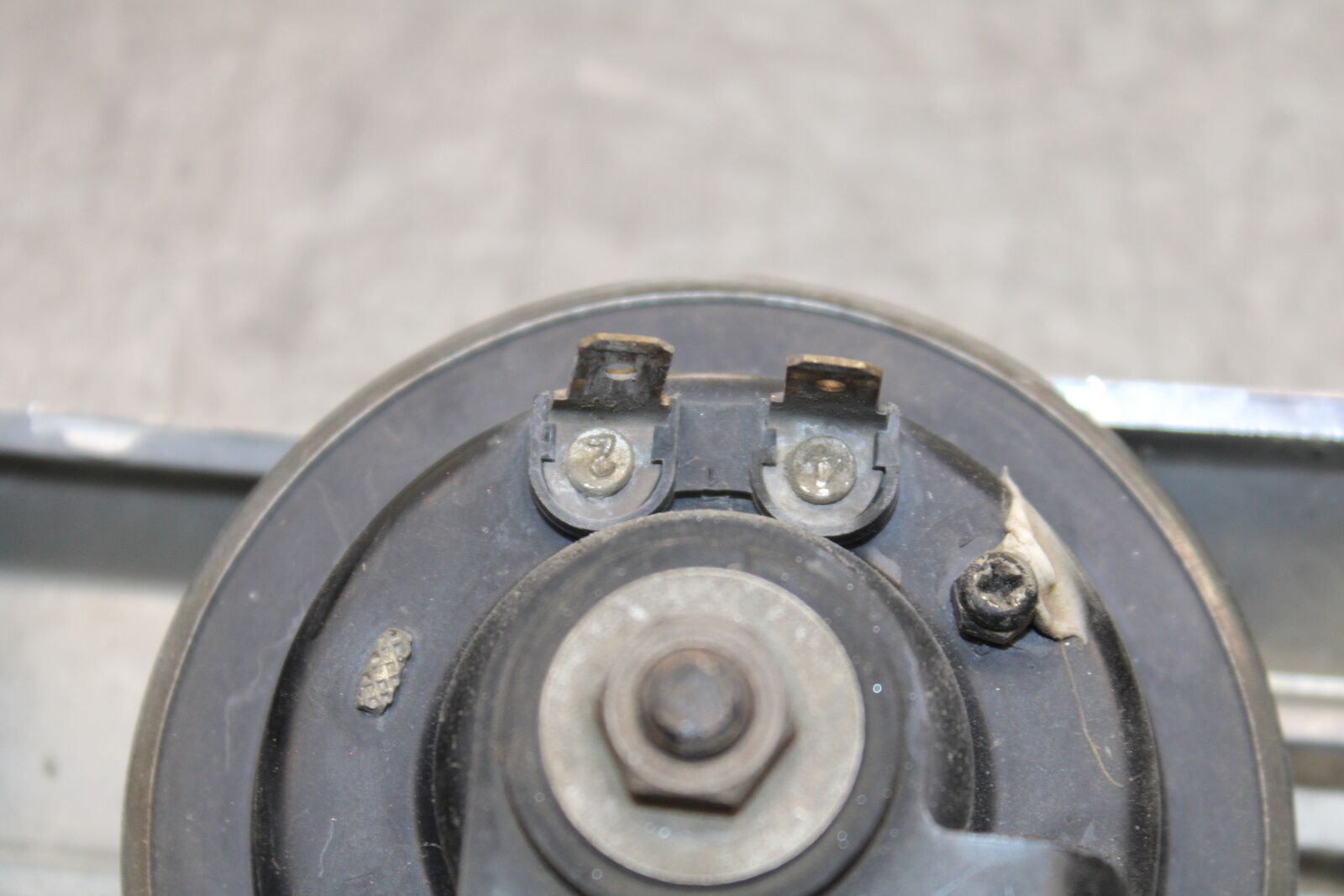 85-86 SUZUKI MADURA 1200 HORN SIGNAL  BB691