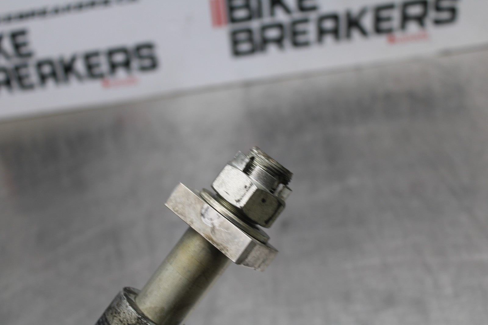 21-23 KAWASAKI NINJA ZX6R REAR AXLE BACK WHEEL RIM PIVOT BOLT AXEL BB179