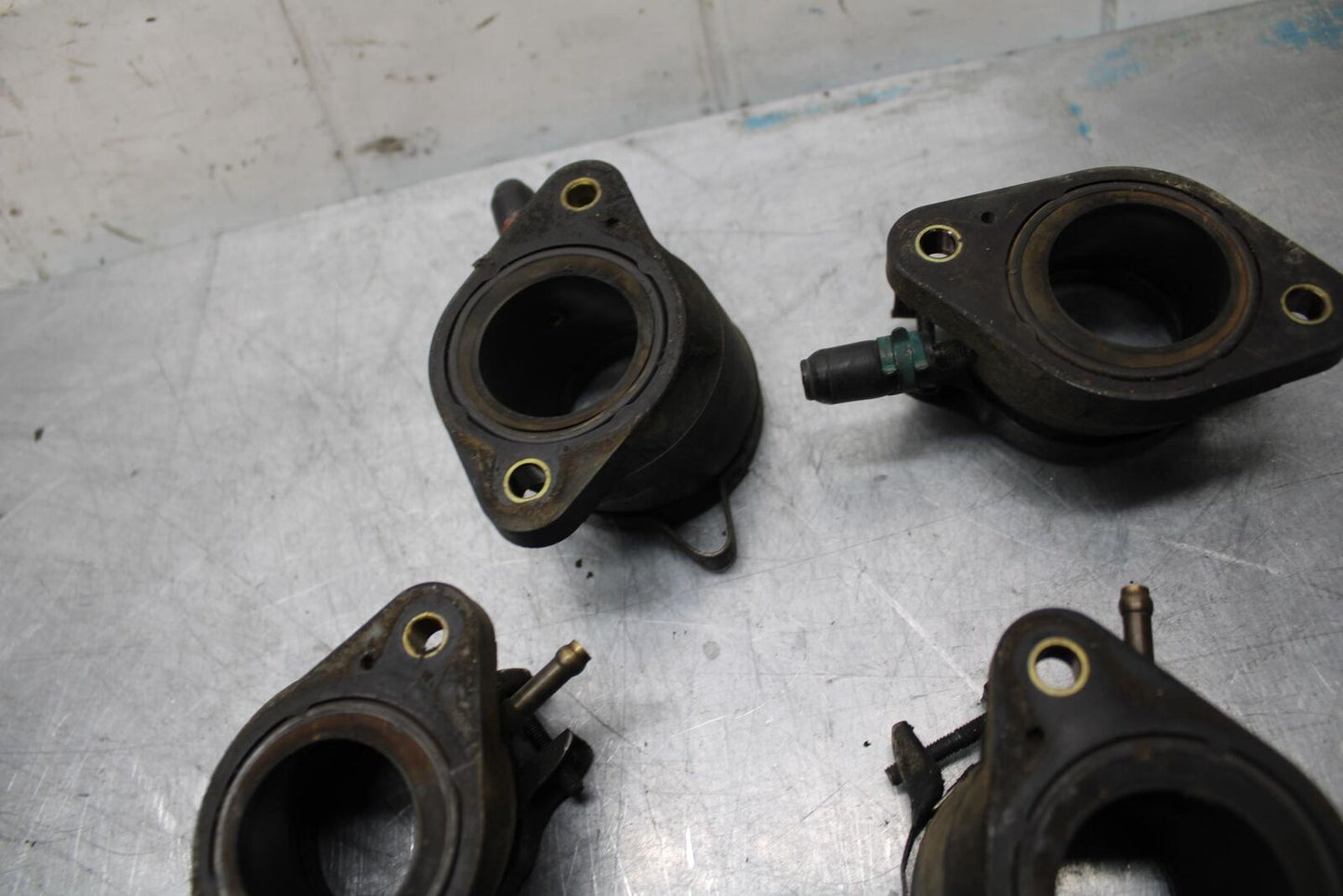 84-85 YAMAHA FJ1100 INTAKE MANIFOLD BB29