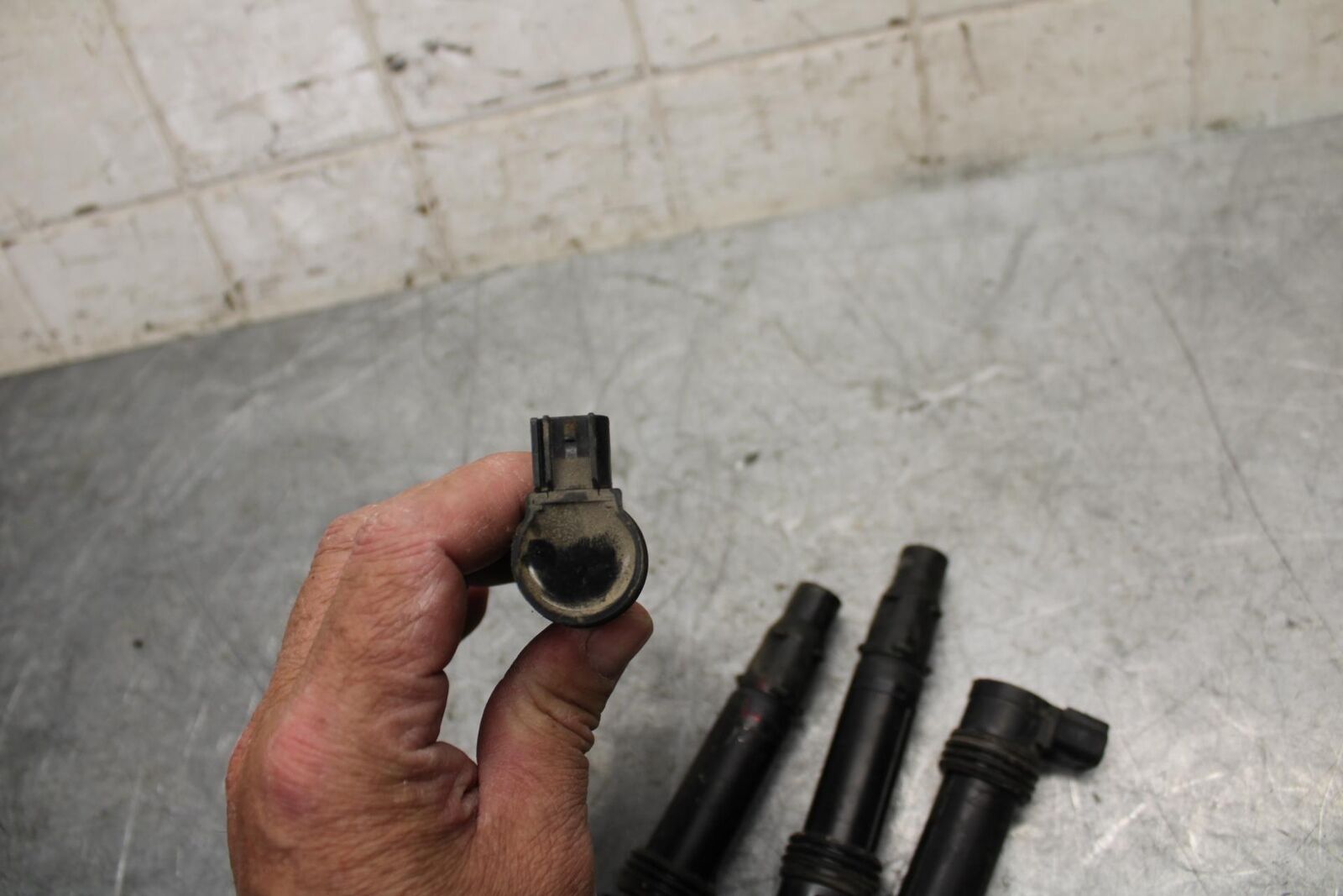 19-20 KAWASAKI NINJA ZX6R  IGNITION COILS COIL SPARK PLUG CAPS 21171-0757 BB528