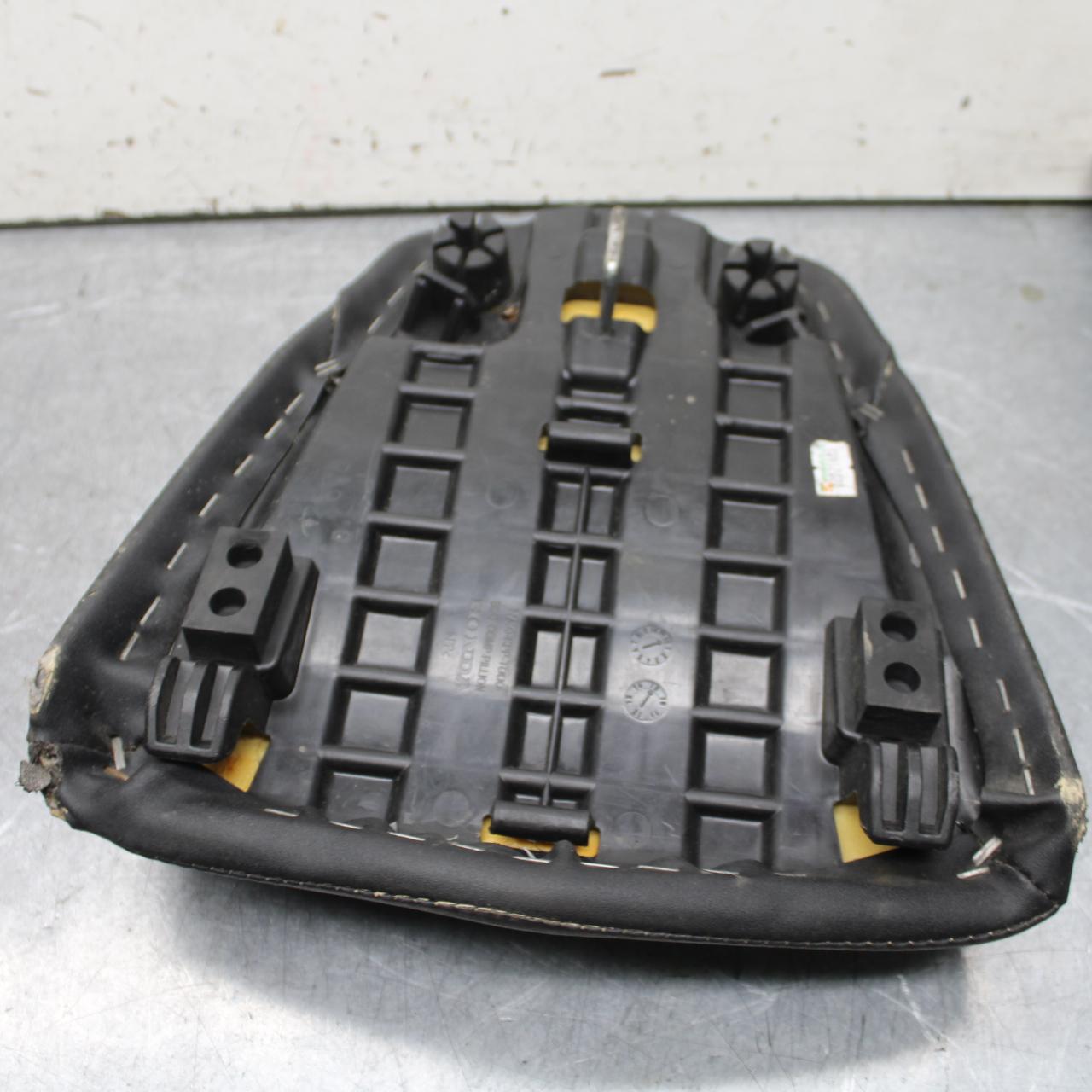 15-18 HONDA CB300FA REAR BACK PASSENGER TANDEM SEAT PAD SADDLE  BB646