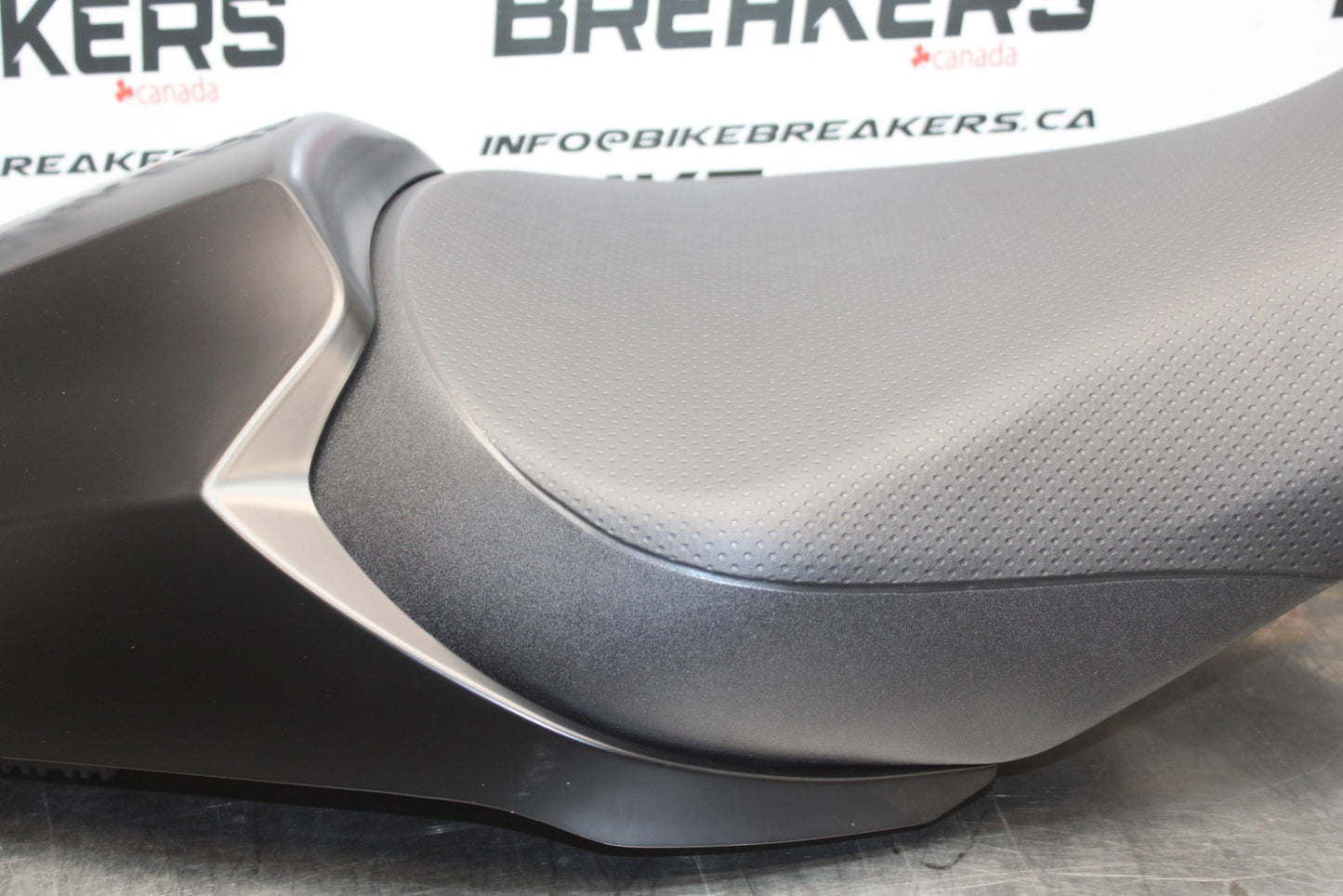 23-24 KAWASAKI NINJA ZX14R NEW!! FRONT REAR SEAT SADDLE BB764