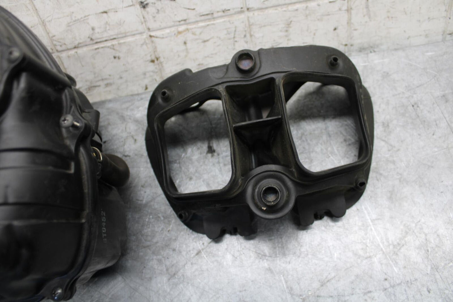 2007 Honda CBR600RR AIRBOX AIR INTAKE FILTER BOX 17220-MFJ-D00  BB542