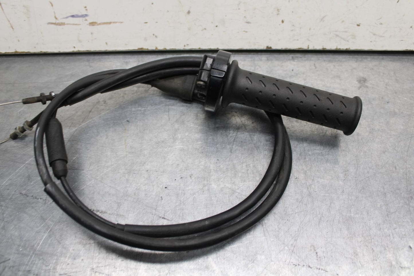 08-11 TRIUMPH SPEED TRIPLE RIGHT THROTTLE GRIP CABLE BB102