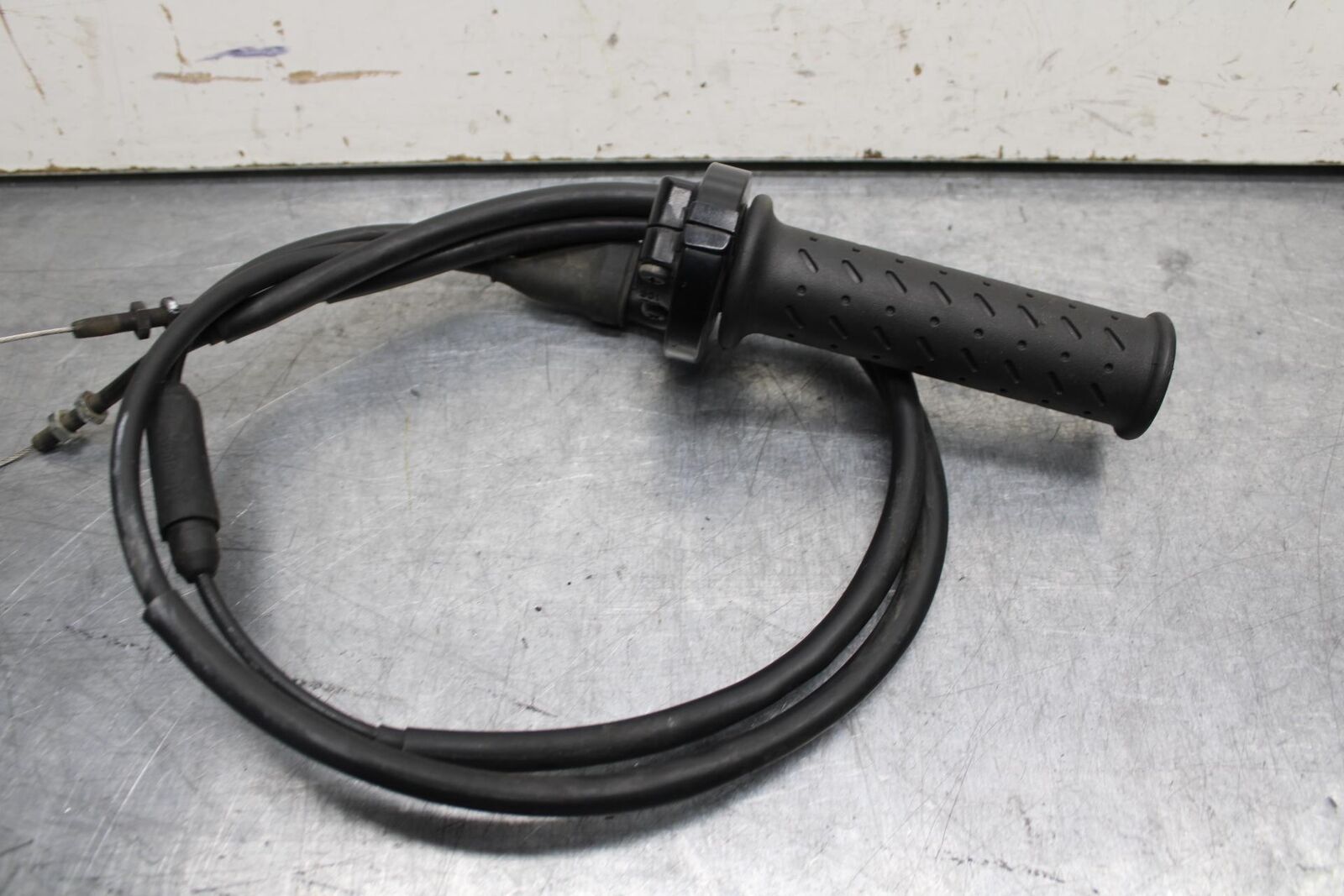 08-11 TRIUMPH SPEED TRIPLE RIGHT THROTTLE GRIP CABLE BB102