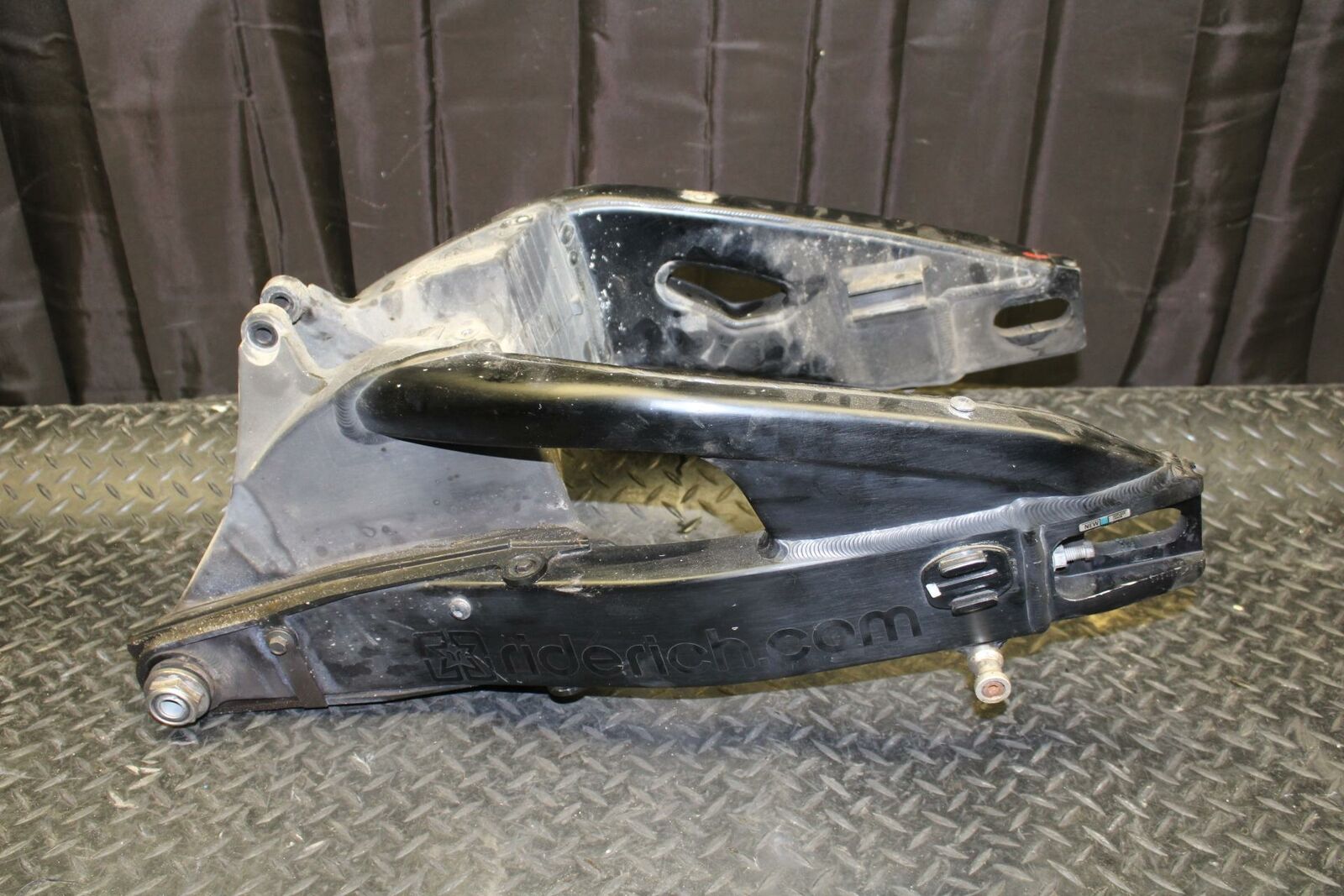 12 HONDA CBR1000RR REAR SWINGARM BACK SUSPENSION SWING ARM BB 176