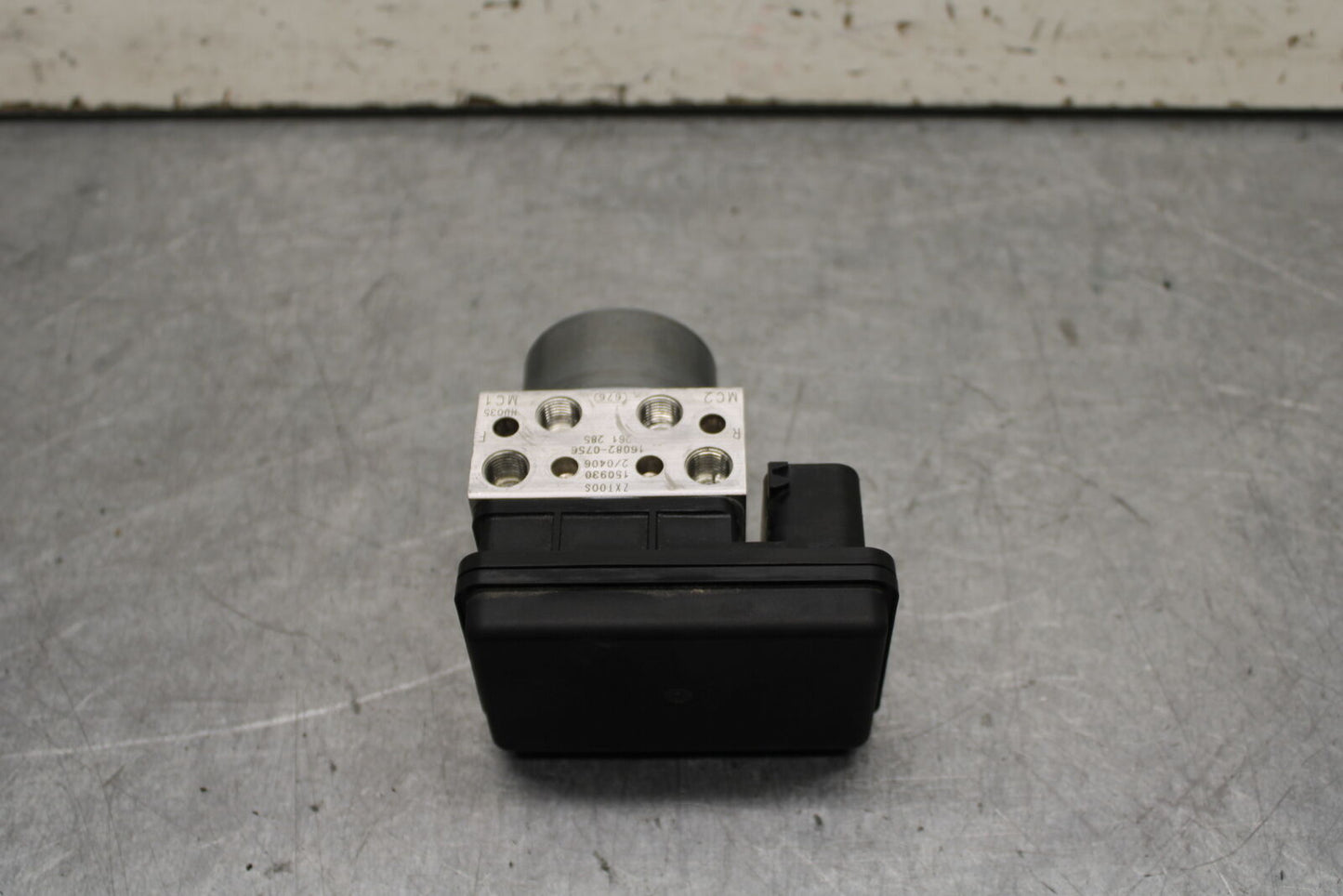 16 KAWASAKI NINJA ZX10R ABS PUMP UNIT MODULE 16082-0757 BB650