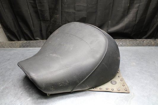 00 SUZUKI INTRUDER 1500 VL1500 FRONT DRIVERS SEAT BB761